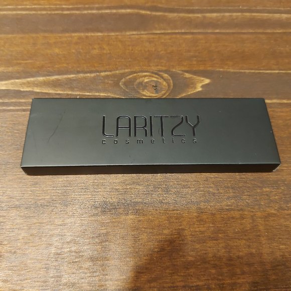 Laritzy Cosmetics Artistry Palette - Picture 10 of 12